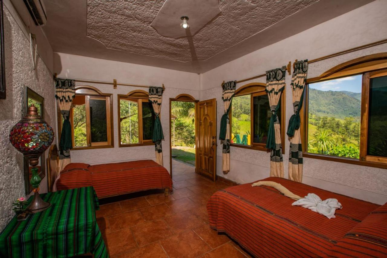 El Mirador De Tansu Hotel Lanquin Exterior photo